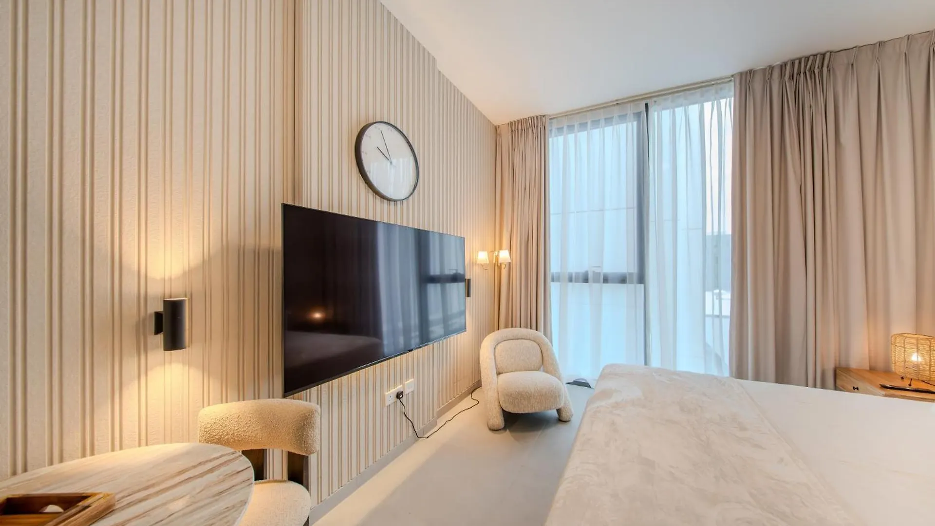 Lägenhet The Aljada Studio By Blue Cloud Holidays Sharjah Förenade Arabemiraten